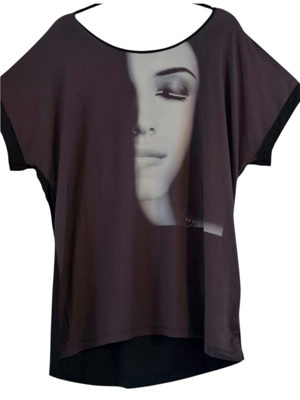 VENUS Gray Face-Print Dolman Rhinestone Eyelash Tee with Black Trim Size L